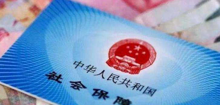  养老金@三十岁每年银行存1万不交社保，退休后钱比社保多吗？哪