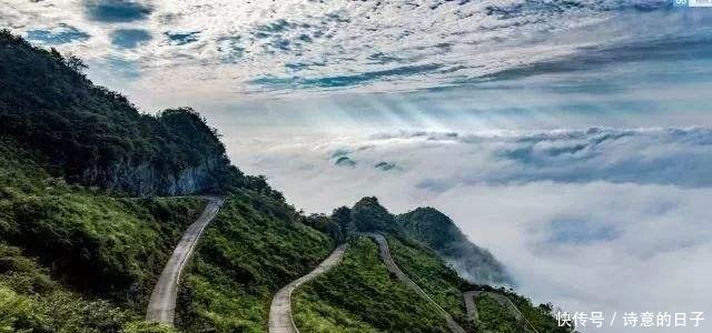 不靠长江，却因为三峡工程整个县城被淹，如今成漂亮的湖滨城市