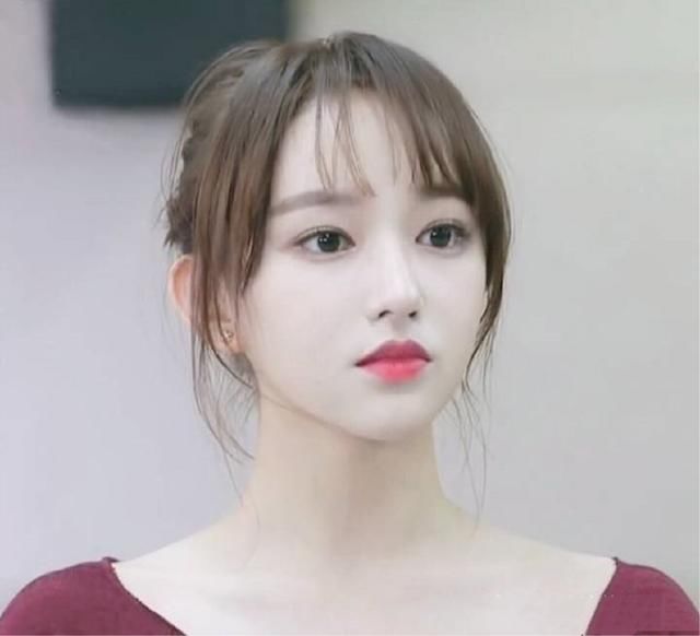 终于明白20岁程潇在韩国为什么火了，扎双马尾简直美成动漫人物！