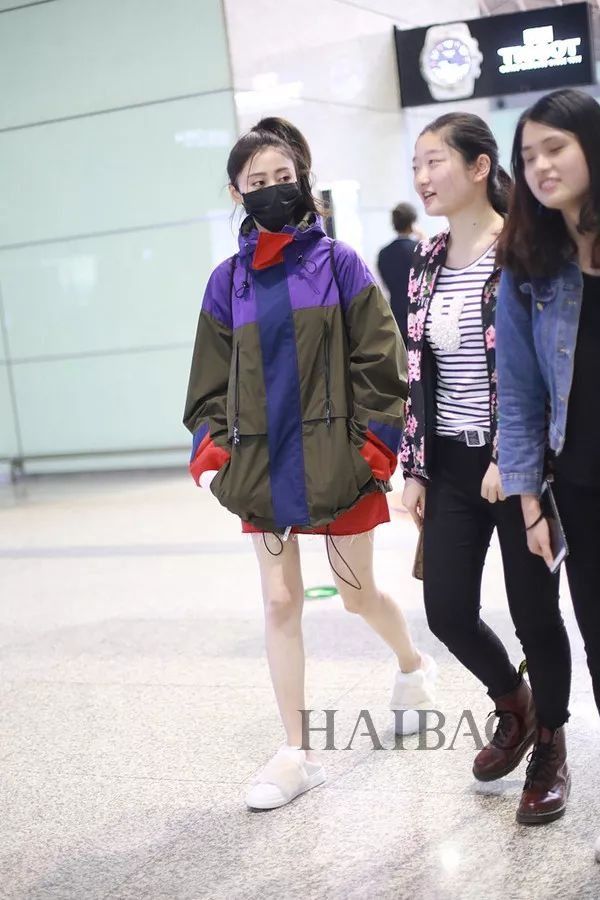 服气| 三年前一夜爆红如今又霸屏了?街拍里的张天爱才是真冷艳霸