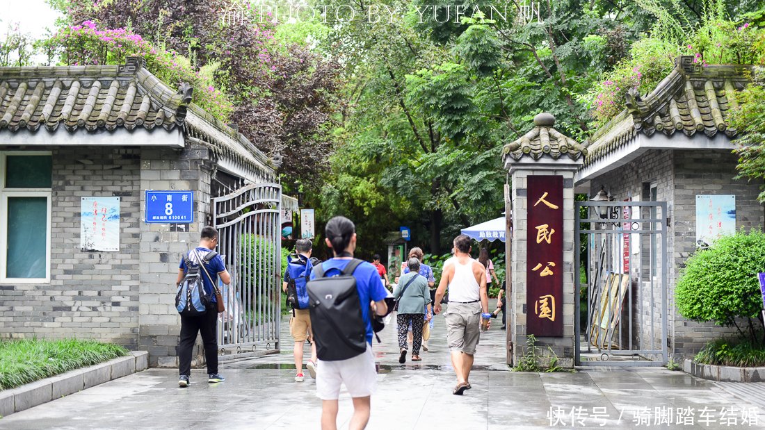 成都人民公园的川军抗日将士纪念碑，被多少人擦肩而过的忽略