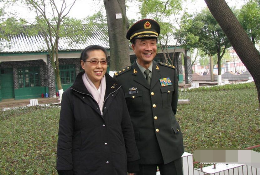 徐小岩中将,徐向前唯一儿子,曾任军区副司令员