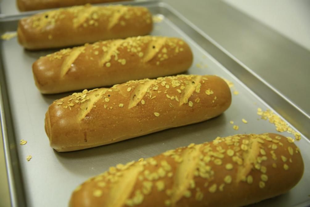  『葡萄干』新疆鄯善县：引进一家企业，带动一片脱贫