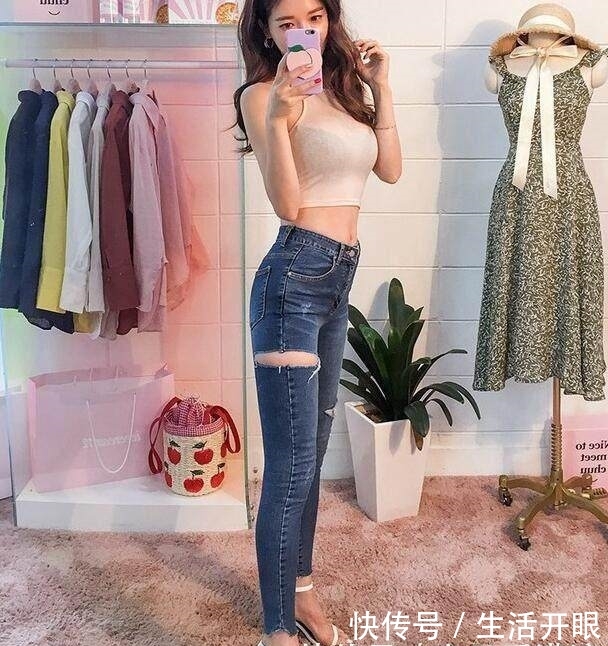 『美女』简约利落的牛仔裤,穿出了可爱美女的时尚风,打造模特般身材!