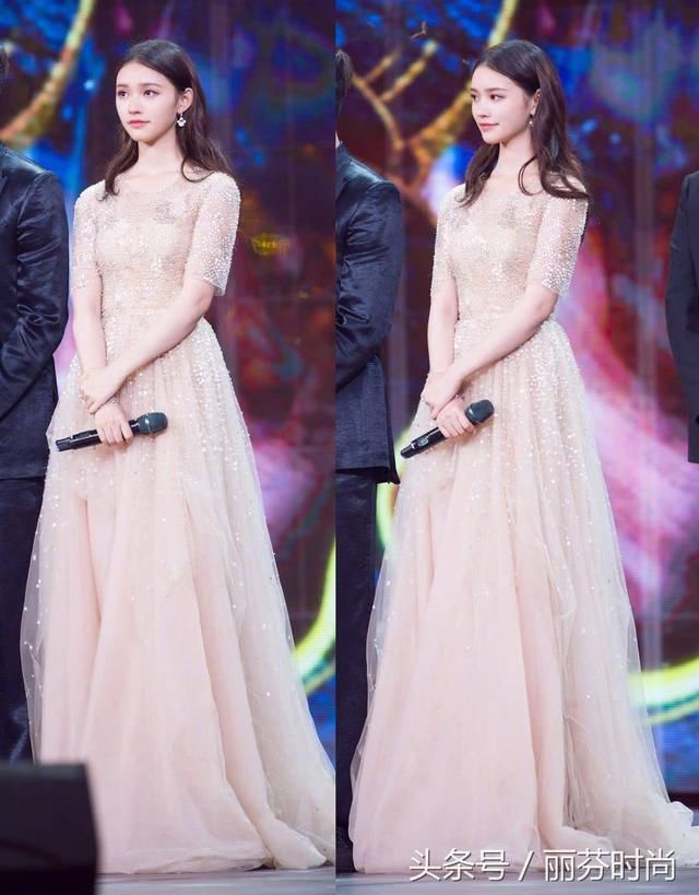 林允变大胆了！性感透视裙，重点部位仅靠两朵花，网友：身材真好