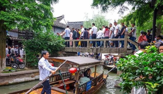 中国这座假古镇，打着不要门票的幌子欺骗游客