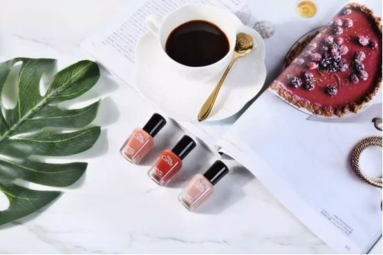 怀孕都可以放心用的指甲油，还可以随时撕拉换色!