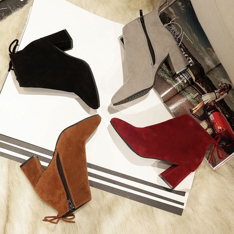 女人穿靴子简直太美了，脚再累也要穿，实在太美了