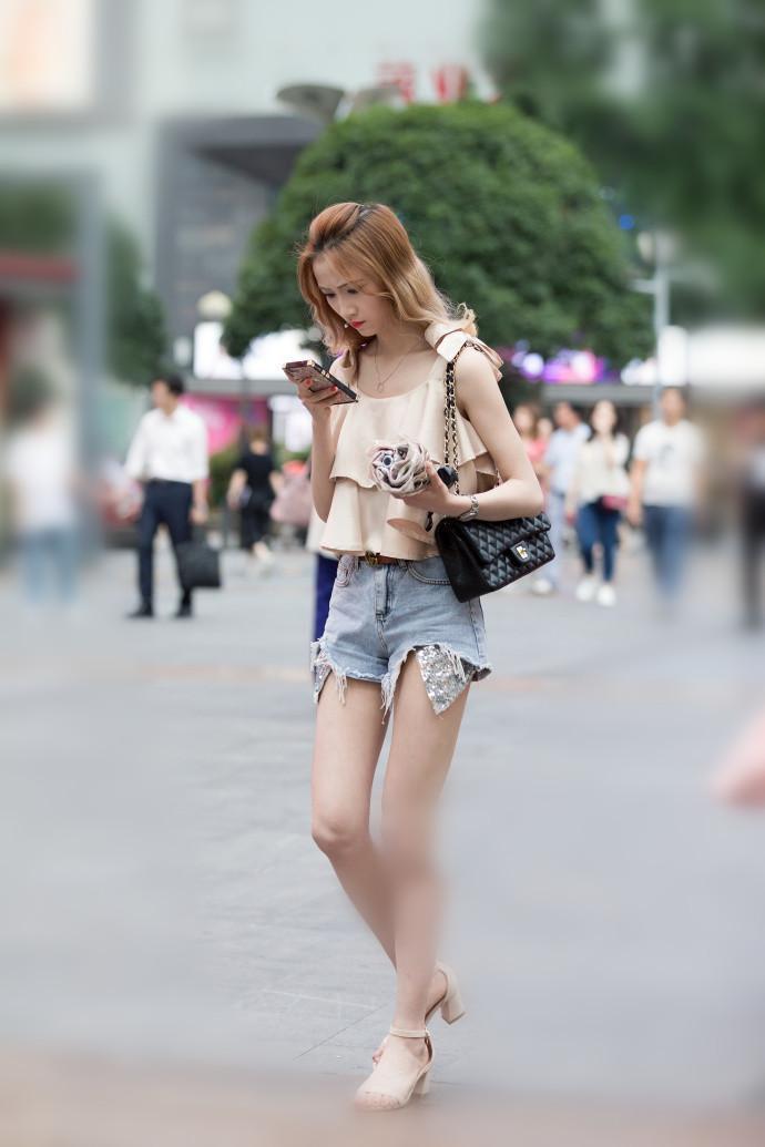 街拍: 图一美女透视装身材性感, 简直就是所有男人心中的梦