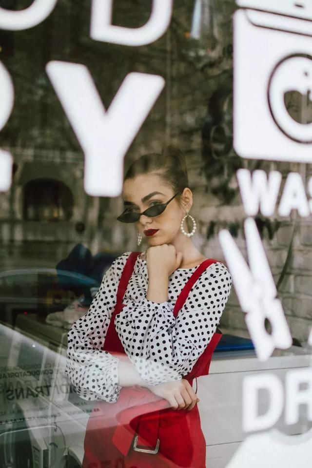 好看的配饰那么多，为啥时装精们都在戴这款？