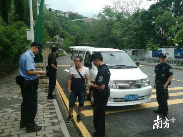 夜读｜男演员与在逃嫌犯乘同一辆车，真相是……｜女子房子里装垃