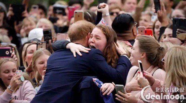 深扒 | 抢在断货前,赶紧把梅根出访澳新的每一件都买了!