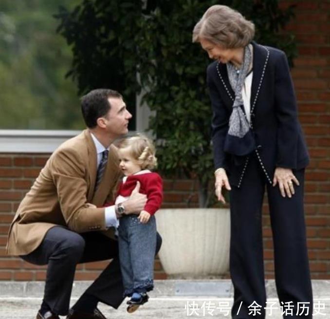 一奶同胞命却不同!西班牙小公主现在陪读,大了