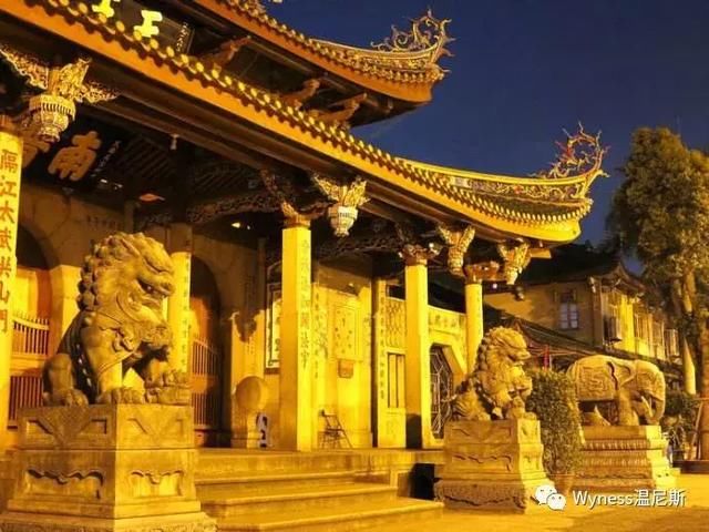都说佛门乃清净之地，厦门这件寺庙却香火鼎盛！