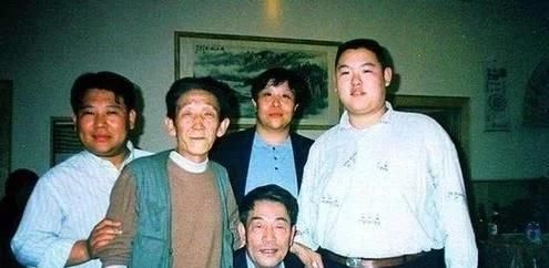  『当年』郭德纲前妻当年嫌他穷，撇下4岁郭麒麟远走日本，现在过得怎样了