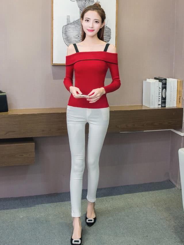 恬静清新的打底裤小姐姐，展现独特的美丽！