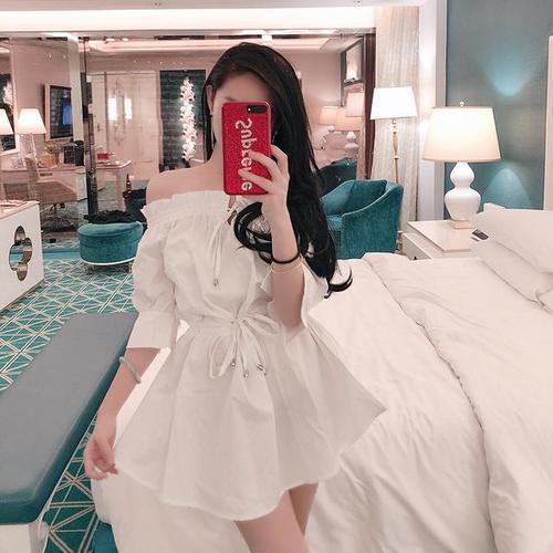 合适的礼服裙轻松赢得众人的倾慕，精致感，不俗气的美