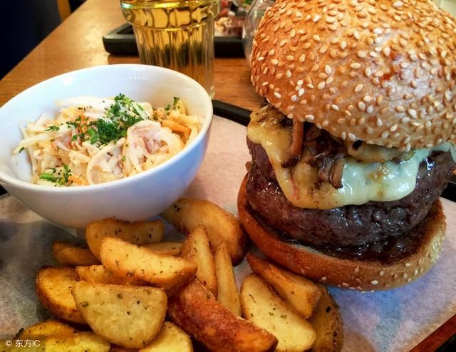 螨虫折腾你的脸有4个损害，不除螨，再多护肤品都是在喂养螨虫