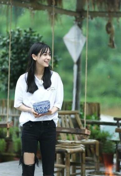 招黑体杨颖上线，参加节目被怀疑假吃，为什么受伤的总是baby！