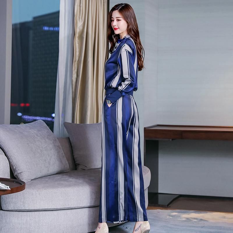 秋天少穿T恤，学下面的女人，时髦套装+单鞋，女人味爆棚得不行