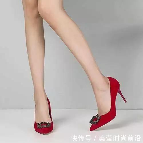 充满魅力的高跟鞋，女人变性感法宝，我们可以不吃饭但是不能不性