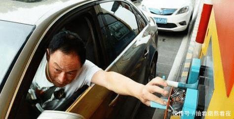  高速|为什么高速上开车再累，也不要在服务区睡长觉现在知道还不晚！