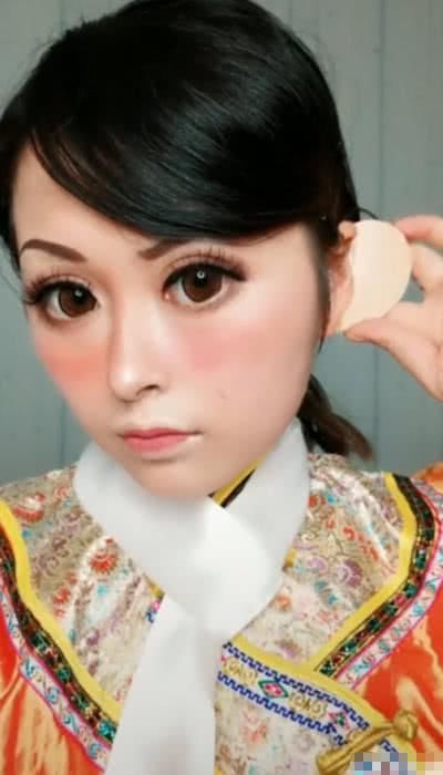  『丢人』小姐姐COS＂安琪拉＂，开始：你就别来丢人了，看到成品：祖传化妆术？