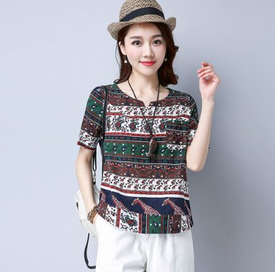 如果你也是70后，嫌穿裙子不方便，就穿棉麻套装，洋气超嫩美