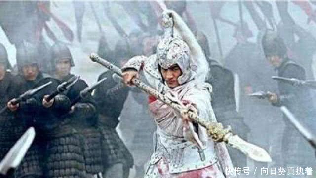 「木棍」古代长枪的枪杆是用什么材料打造的不是铁棍木棍,一般人用不起!