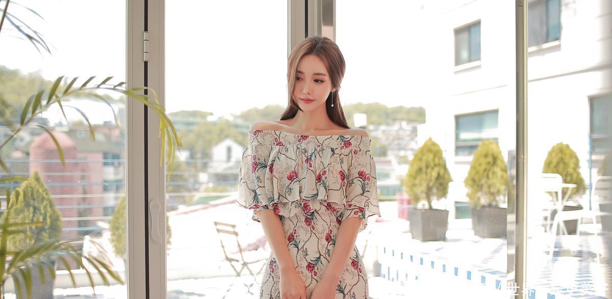  「凸显」高贵典雅的连衣裙，凸显你美丽的锁骨，曼妙的身材更吸引人
