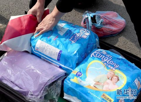  新华社记者李安|河南省第二批医疗队奔赴湖北