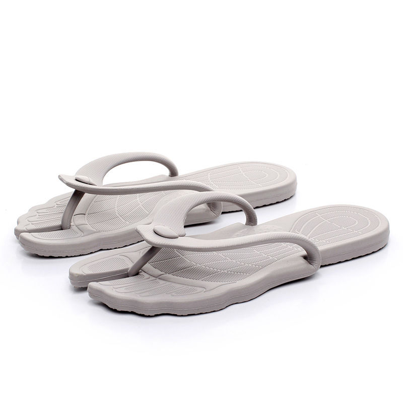 姚晨的“绣花鞋”大火后,更把蒋欣的“穆勒拖鞋”推到时尚尖端