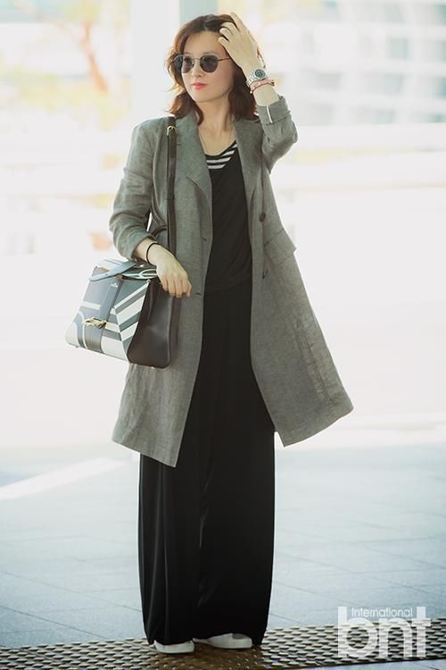 李英爱这个韩国第一美女当之无愧!老了气质不减还有韵味,服气!