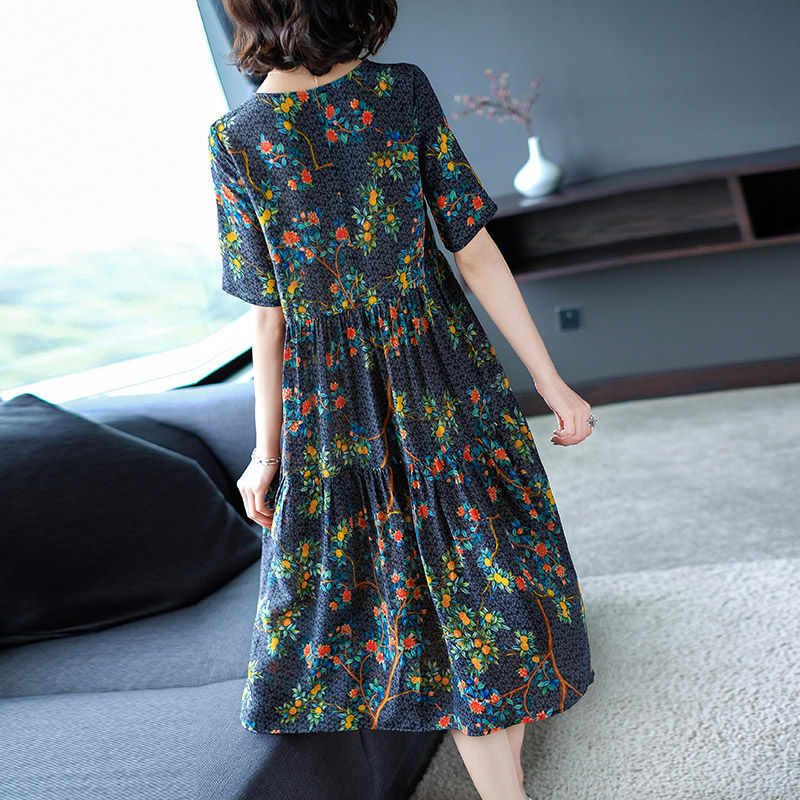 偷偷告诉你:“漫步裙”比旗袍时髦千倍，最适合6070后女人