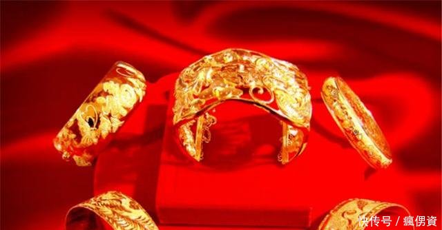 佩戴黄金项链时，谨记“3不要”！很多人在乱戴，难怪项链很廉价