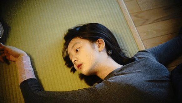  「黄磊」黄磊大女儿多多穿粉色背心出镜,网友:你为什么这么好看?