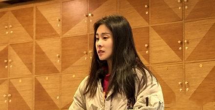  #家那闺女#李维嘉调侃张碧晨约丁俊晖打篮球，却放他幼鸽，张碧晨的表述太逗了