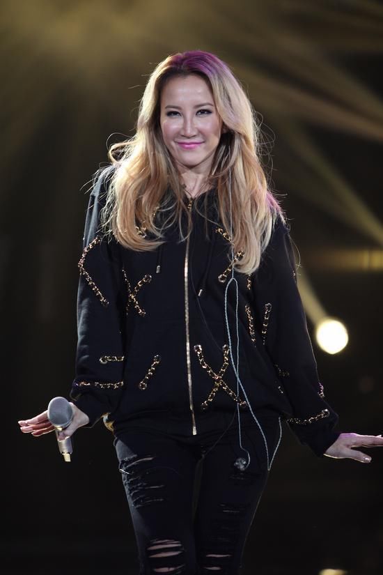 假账号骗真粉丝，小歌迷被骗五万，李玟发声怒斥骗子