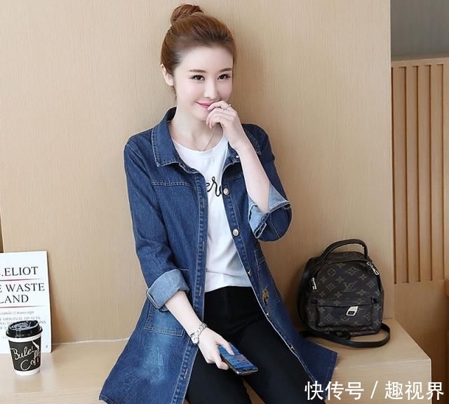 『优雅和』给丈母娘一口气买了几件牛仔外套,时髦精都这样穿