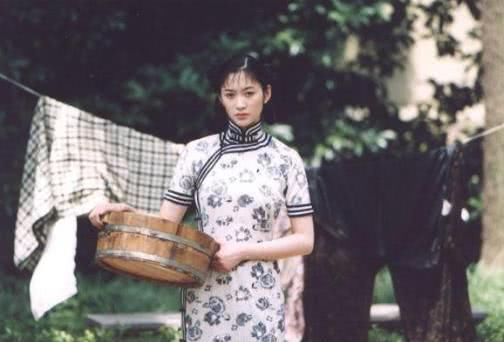  [女星]女星穿旗袍有多美？青你2训练生各有韵味，高贵风情清新你吃哪款