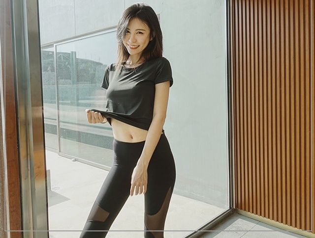 清新甜美的打底裤小姐姐娇媚身姿，展现青春活力的感觉!