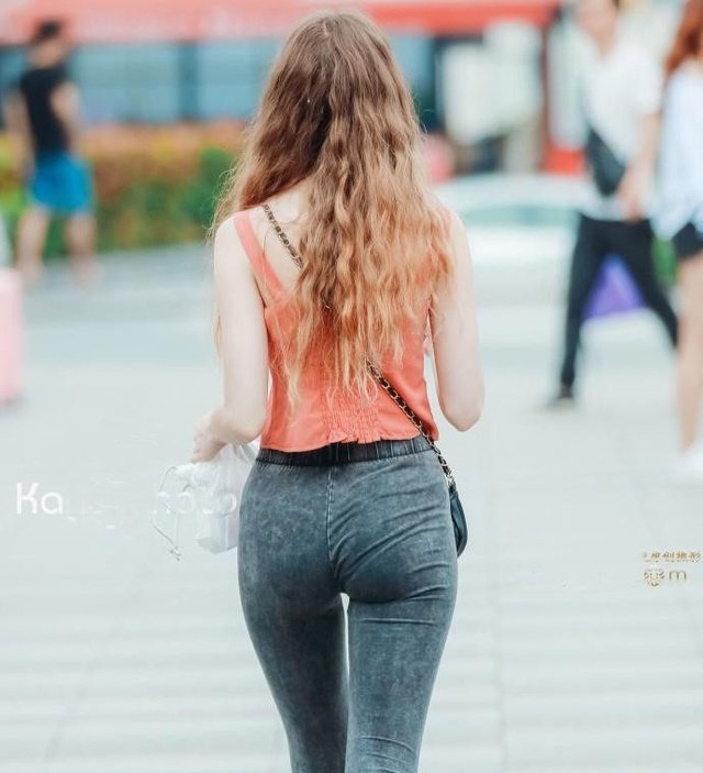 重庆街拍重庆真是个美女聚集地,街头偶遇外国美女