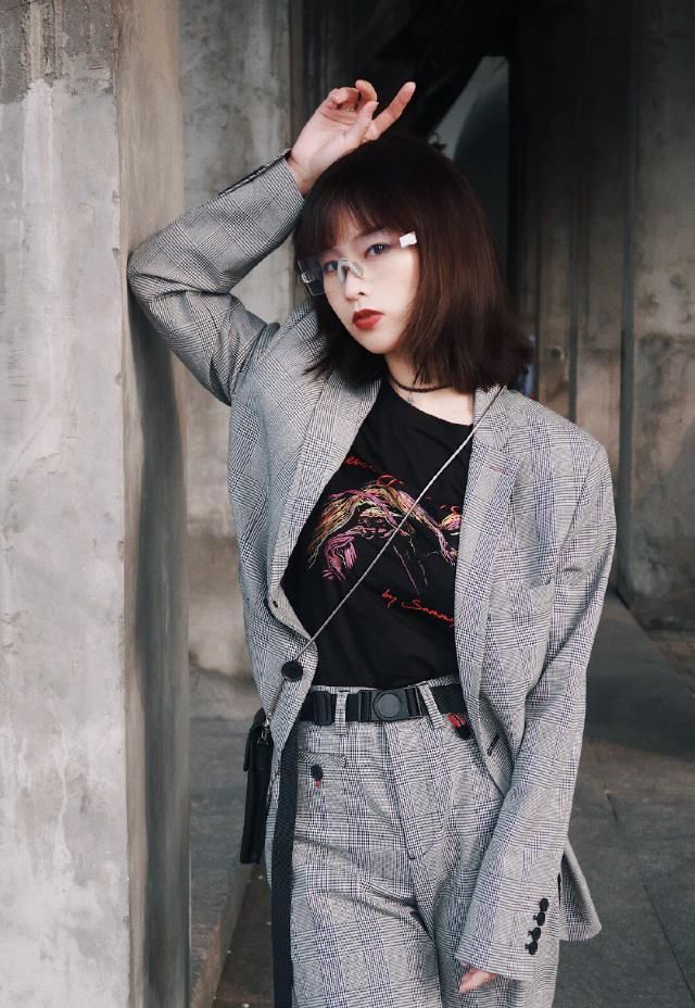  [春天]春天炫酷感十足的穿搭来袭读者：鉴定完毕，是心动的女孩