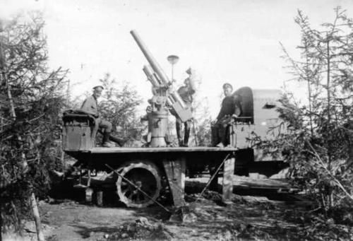 「形似」105年前的自行高炮,没有防护装甲,形似今天的武装卡车