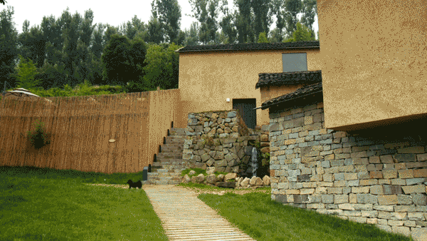 他在浙江大山里租6间房，花1500万装修，被村民嫌：太普通