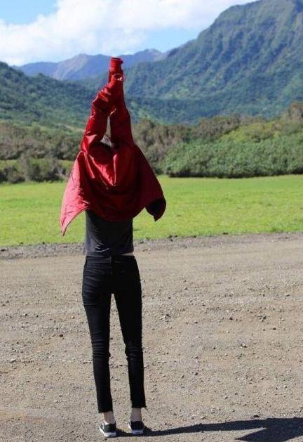 只看“背影”,你能找出热巴和赵丽颖吗?不是真爱粉真的很难找出