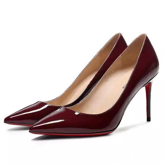 充满魅力的高跟鞋，女人变性感法宝，我们可以不吃饭但是不能不性