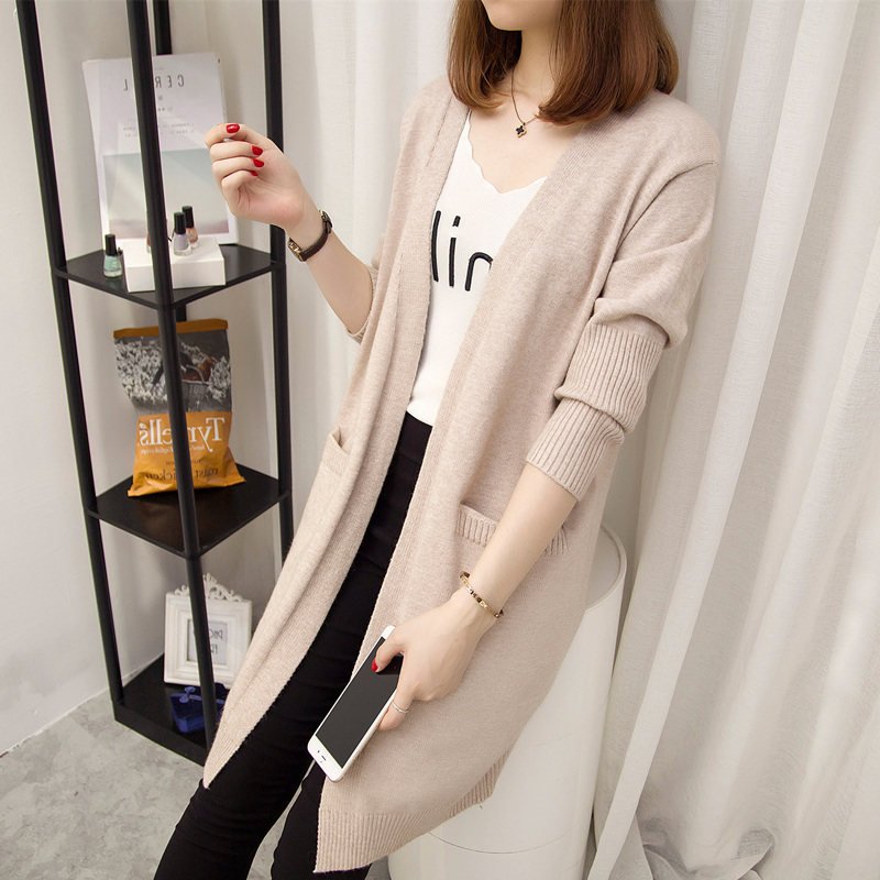 别再穿紧身裤了，太土!有一种糖果色开衫，上身爸妈都说清新减龄