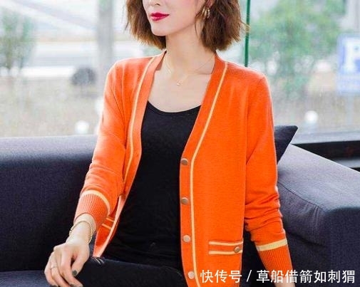 特显@1米55老婆把高跟鞋都扔了！穿这几款短款开衫，搭平底鞋也特显高