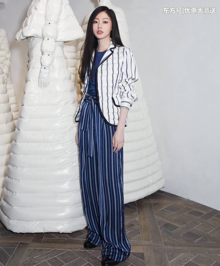 张天爱身穿运动装大方“炫腹”，看到腰终于明白你为什么这么火!